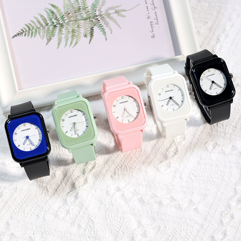 Factory direct HONGBO small square fashion and versatile quartz watch wholesale student analog exam watch. 