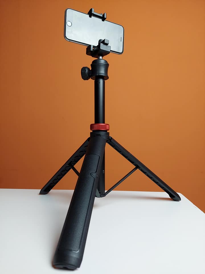 Ulanzi MT44 Extendable Vlog Tripod With 360° Ball Head – Black Color. 