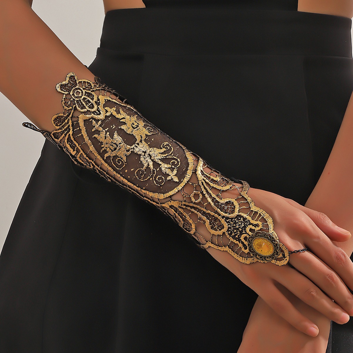 European and American jewelry new golden gloves retro lace arm chain dress decoration matching ladies bracelet. 