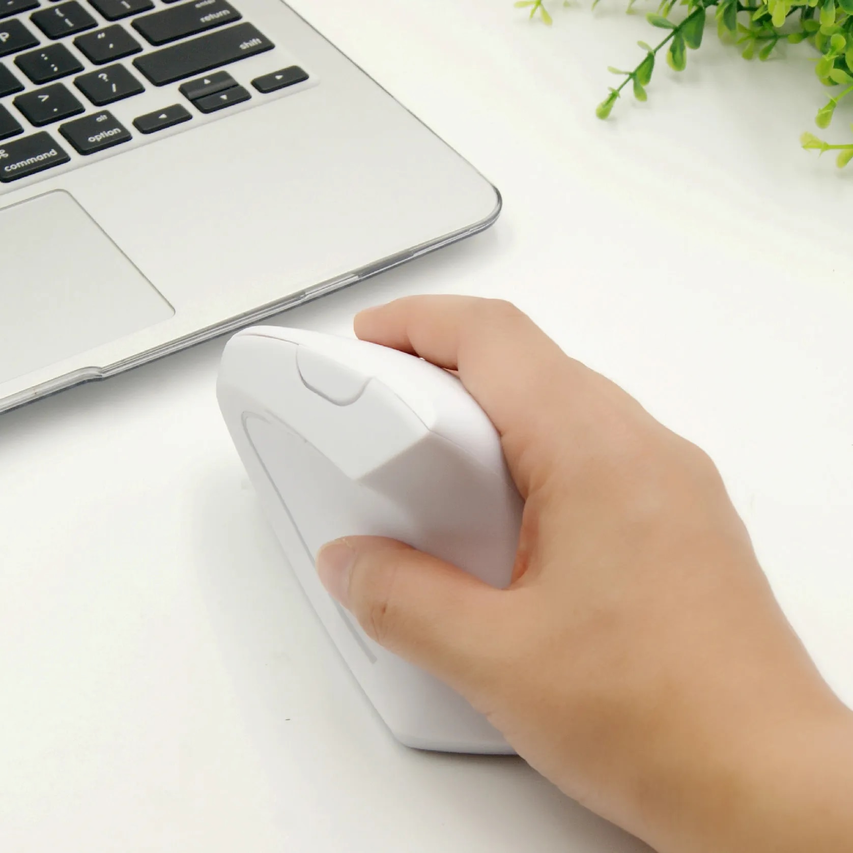 3 DPI 2.4G Wireless Vertical Mouse White /black 6 Buttons Mouse for Windows/Mac/Chromebook/Linux/Notebook/Laptop/Computer. 