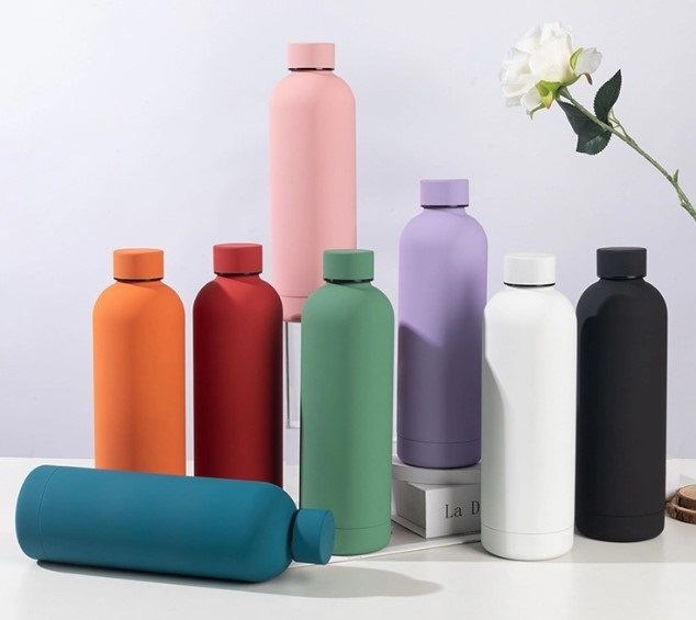 Stay Hydrated On The Go With The Vacuum Flask Ss 750Ml- Rubber Coating For Soft Touch Comfort - Keep Your Beverages At The Perfect Temperature