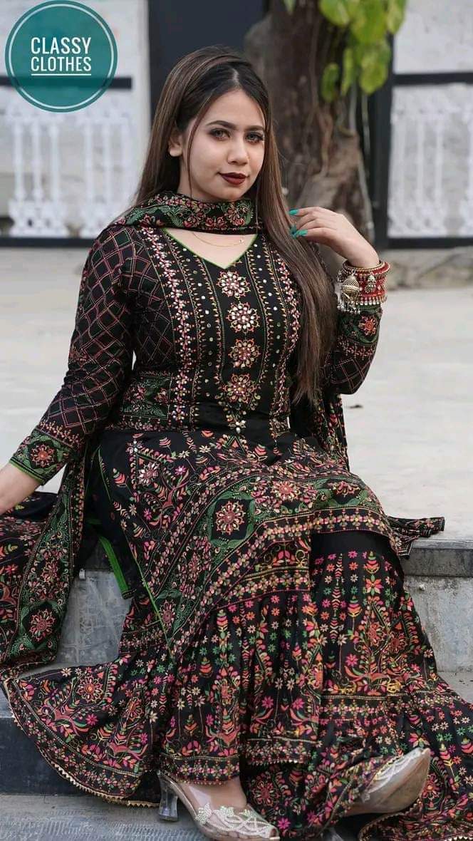 Exclusive Saree Linen Ready-Made Three-Piece Outfit for Women - Embrace Tradition with a Touch of Elegance. 