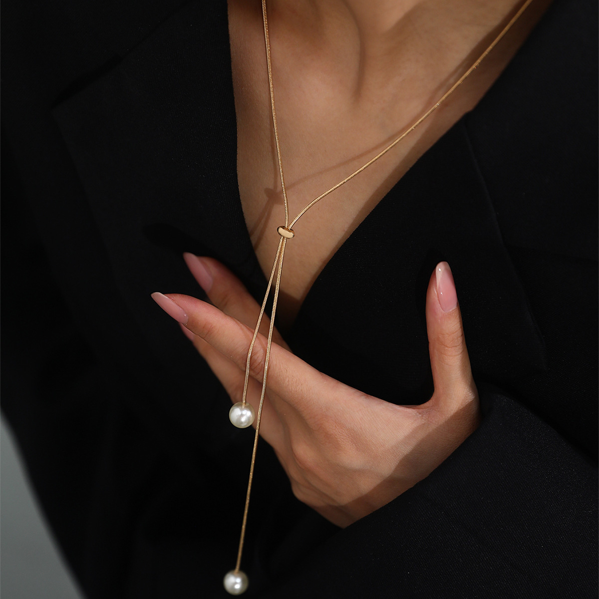 New Fashion Heart Choker Necklaces Small Heart Necklace for Women. 