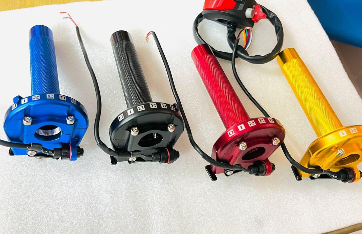 KTC Quick Throttle Universal CNC Setup for All Bike Racing Fuel Spontan for Maximum Performance Ready Pickup with Domino Chapa Switch Button. 
