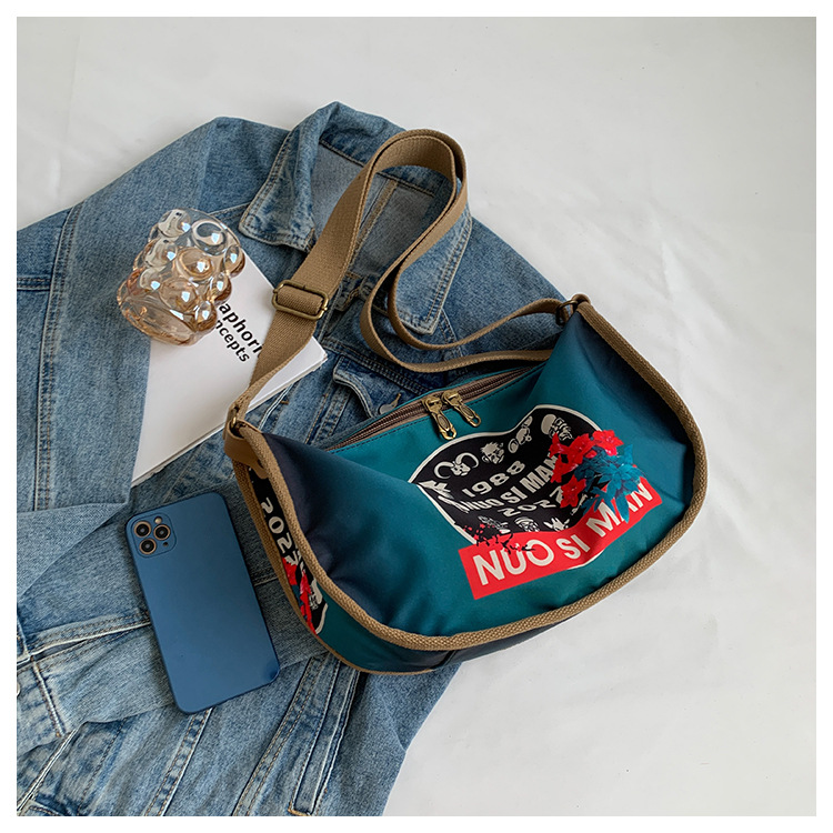 New 2024 Messenger Shoulder Tide Bag. 