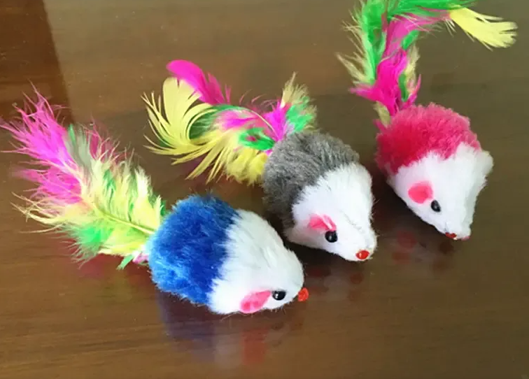 Colored feather tail mouse toy For Cat and Dog. 