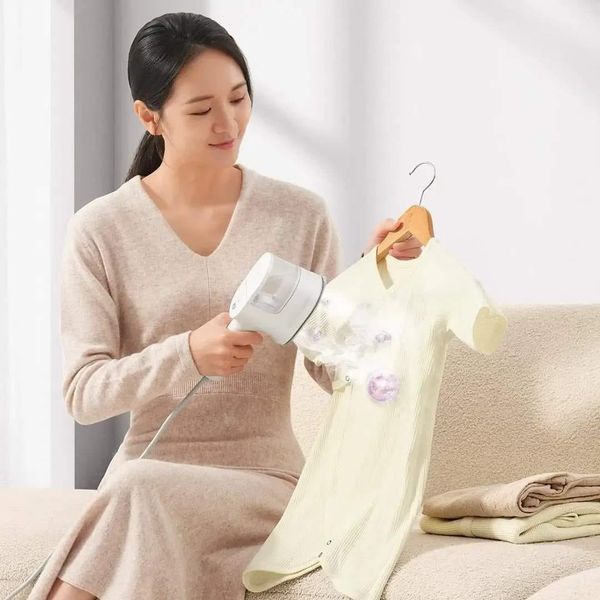 Xiaomi Mijia Handheld Steam Ironing Machine Iron Steamer - White. 