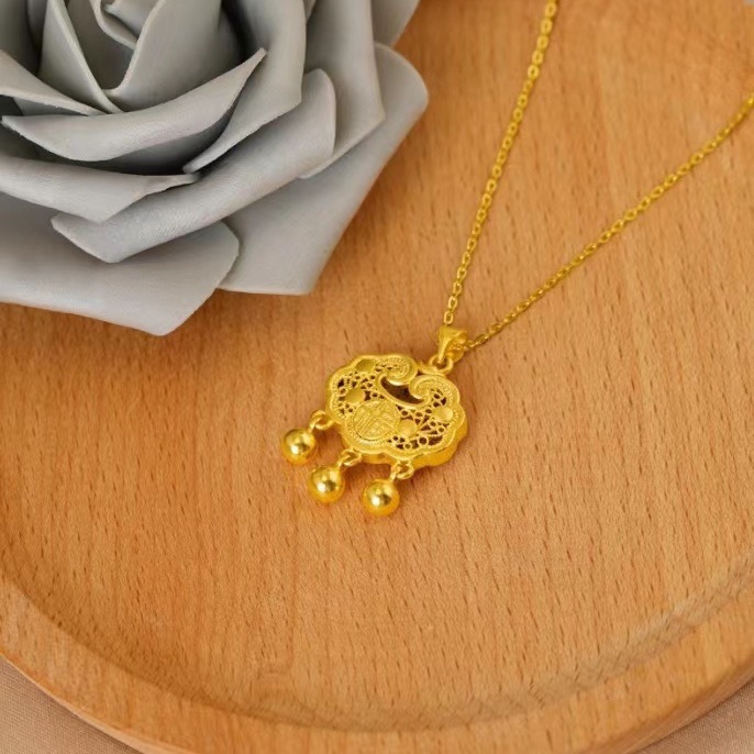 Fashionable temperament Zhou family's same style blessing bell peace lock necklace retro niche design palace literary clavicle chain