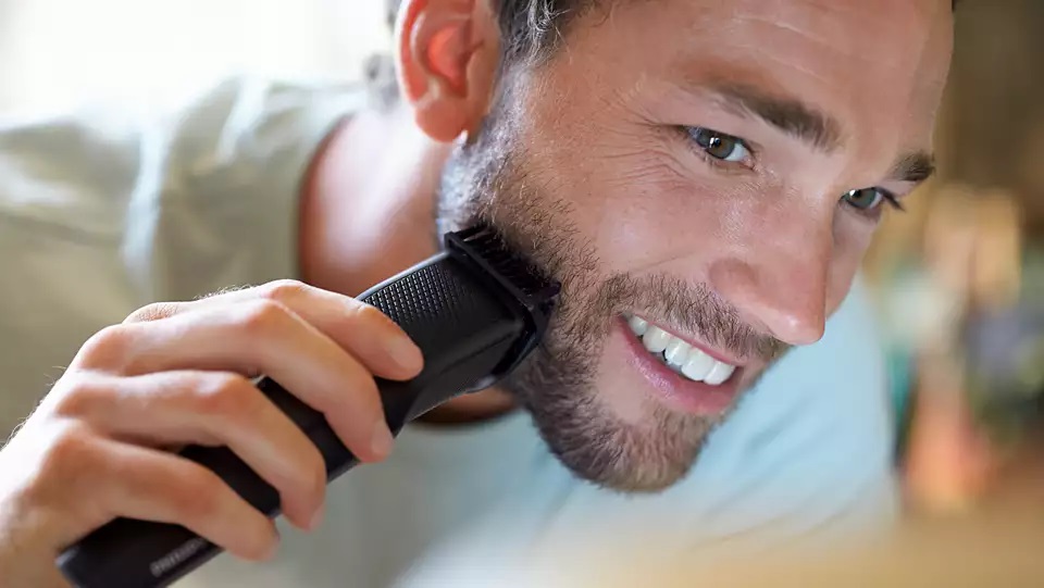 Philips B3215/15 Beard Trimmer Premium Titanium Blades 0.5mm Precision Adjustable 20 Length Settings Up to 10mm Dual Mode Cordless and Corded Ultra Long Battery Life. 