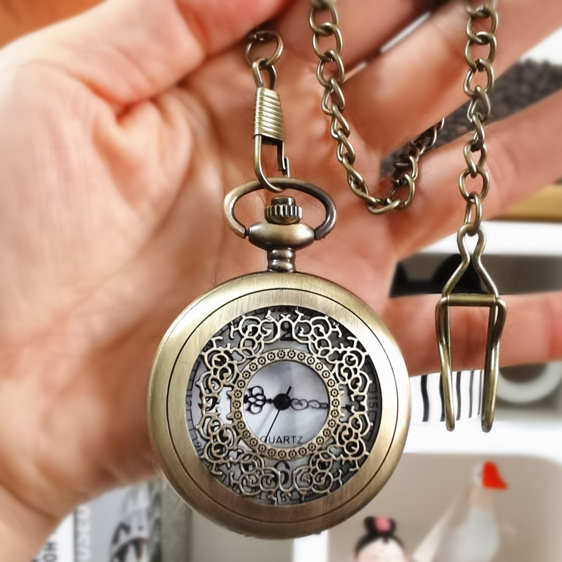 Cross border vintage pocket watch wholesale hollow flip quartz watch digital wall watch thick chain black pocket watch foreign trade