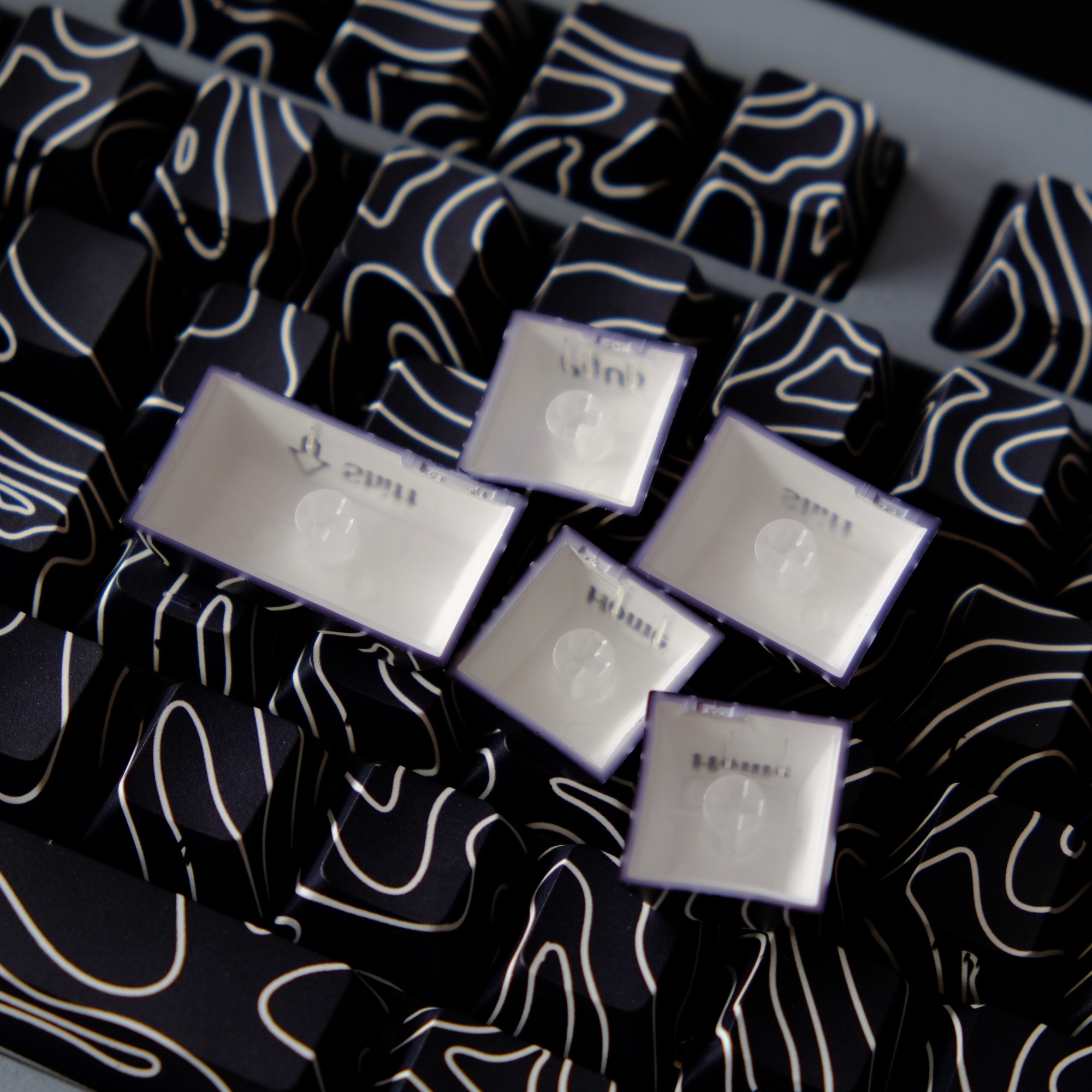 Topographic Side Print PBT Keycap Backlit 5 Side Dye-Sub Cherry Profile Key Cap For Cherry MX Gamer Mechanical Keyboard. 