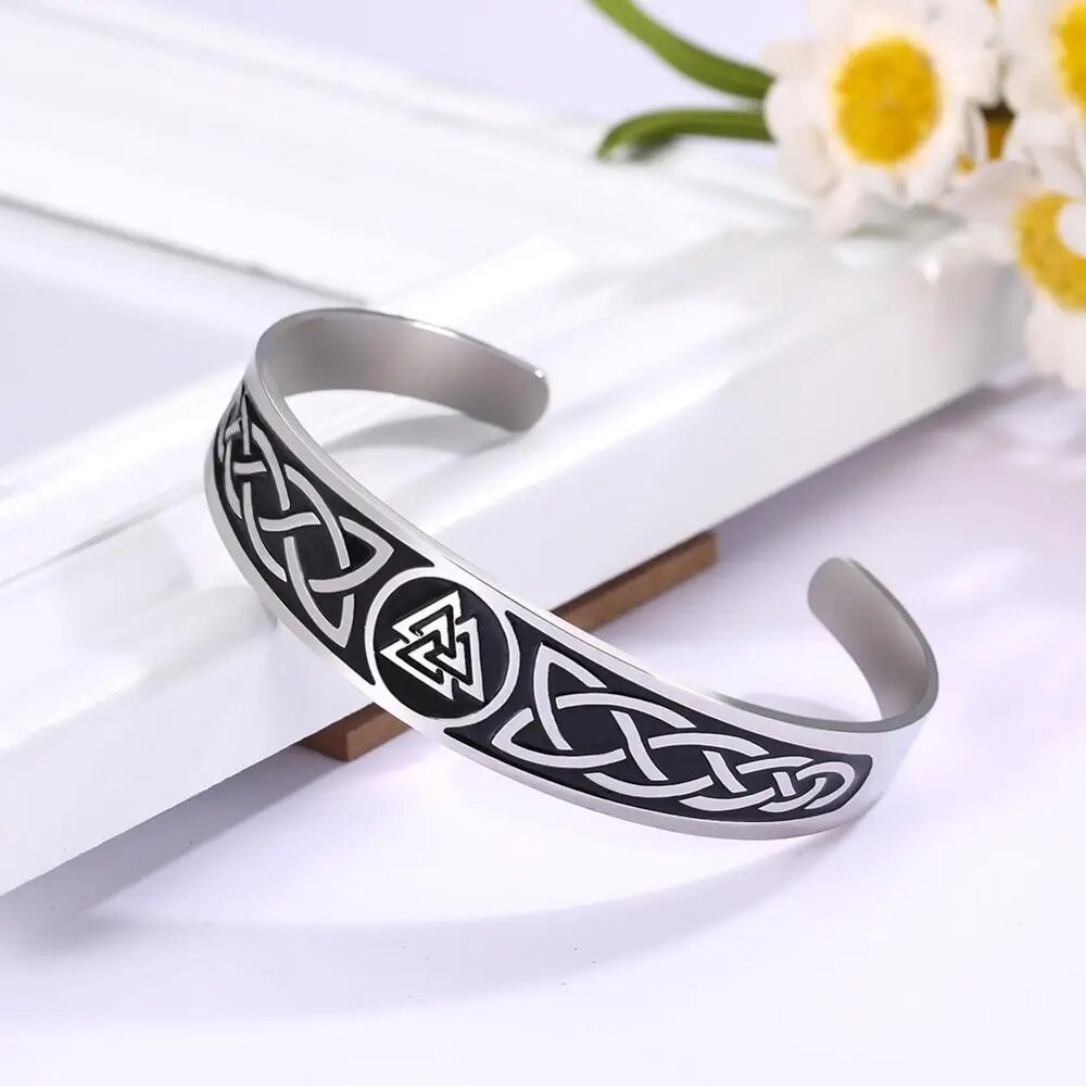 【3C VictoryEagle】Stainless Nordic Triskelion Gothic Irish Adjustable Cuff. 