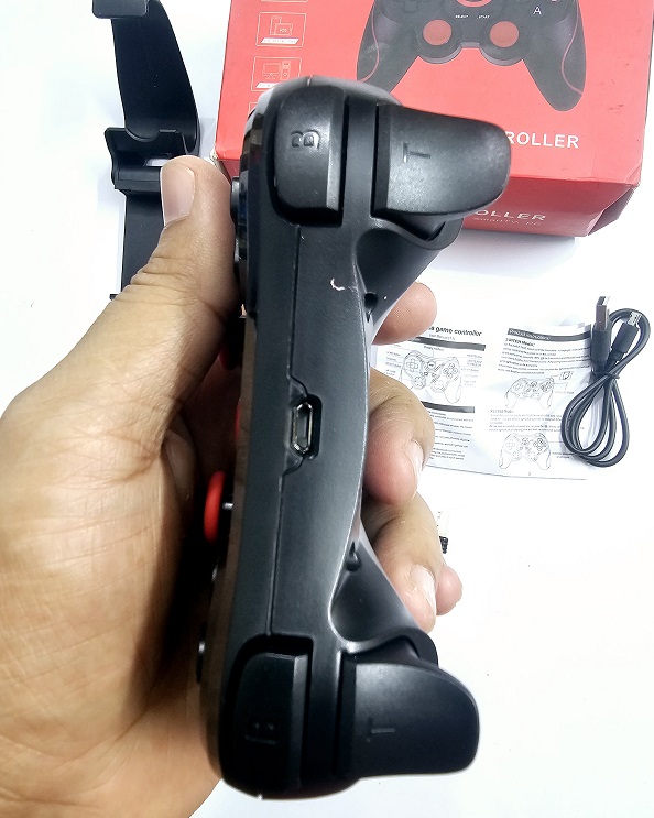 T3 Bluetooth Wireless Game Controller With Holder. 