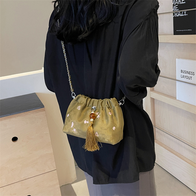 Chain New Chinese Style Bundle Bucket Bag Women's 2024 Summer New National Style Embroidered Shoulder Bag Crossbody Bag. 