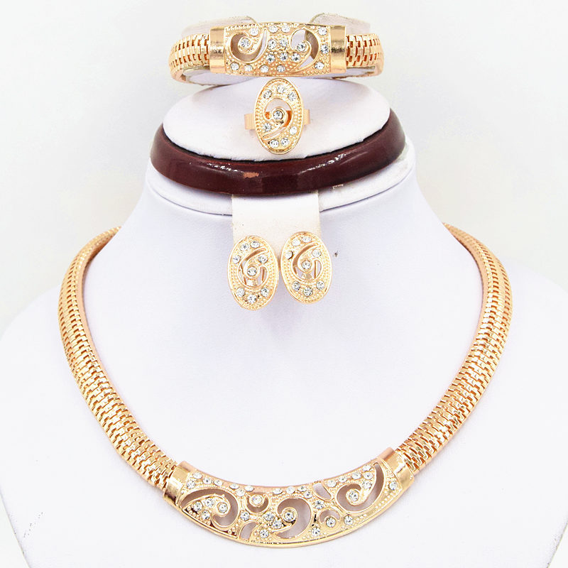 European and American exaggerated fashion suits, necklaces, bracelets, earrings, rings, bridal suits