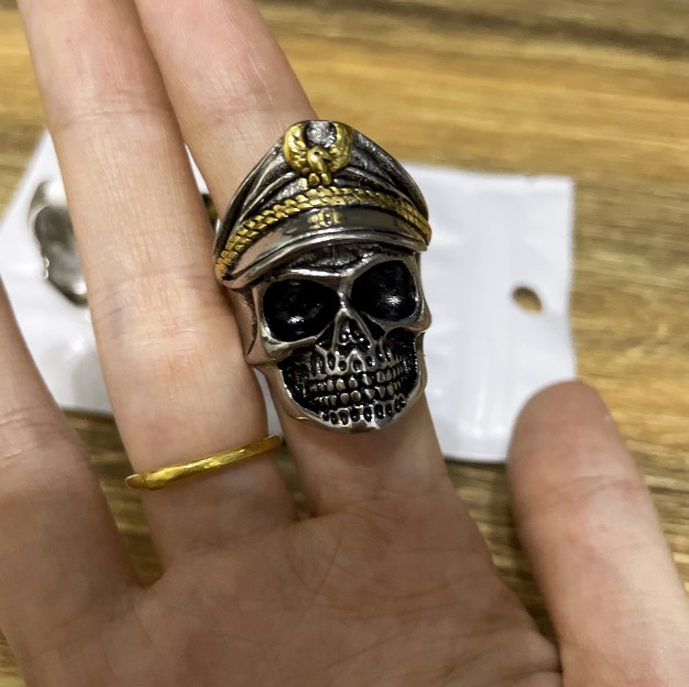 Newest men skeleton skull ring vintage stainless steel skull ring. 