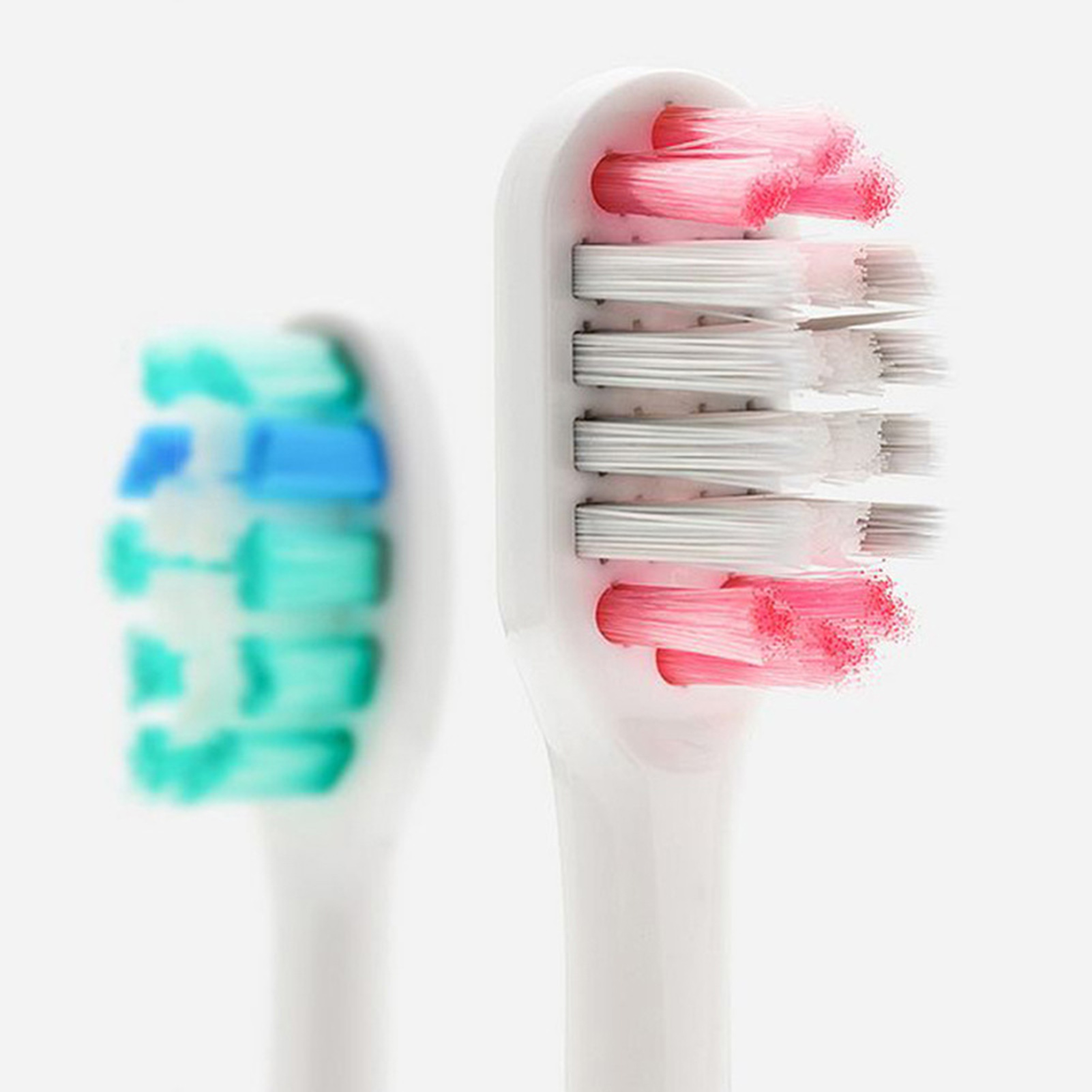 Universal Automatic Toothbrush High Vibration Frequency Deep Cleaning Low Voltage High Efficiency Electric Toothbrush for Home. 