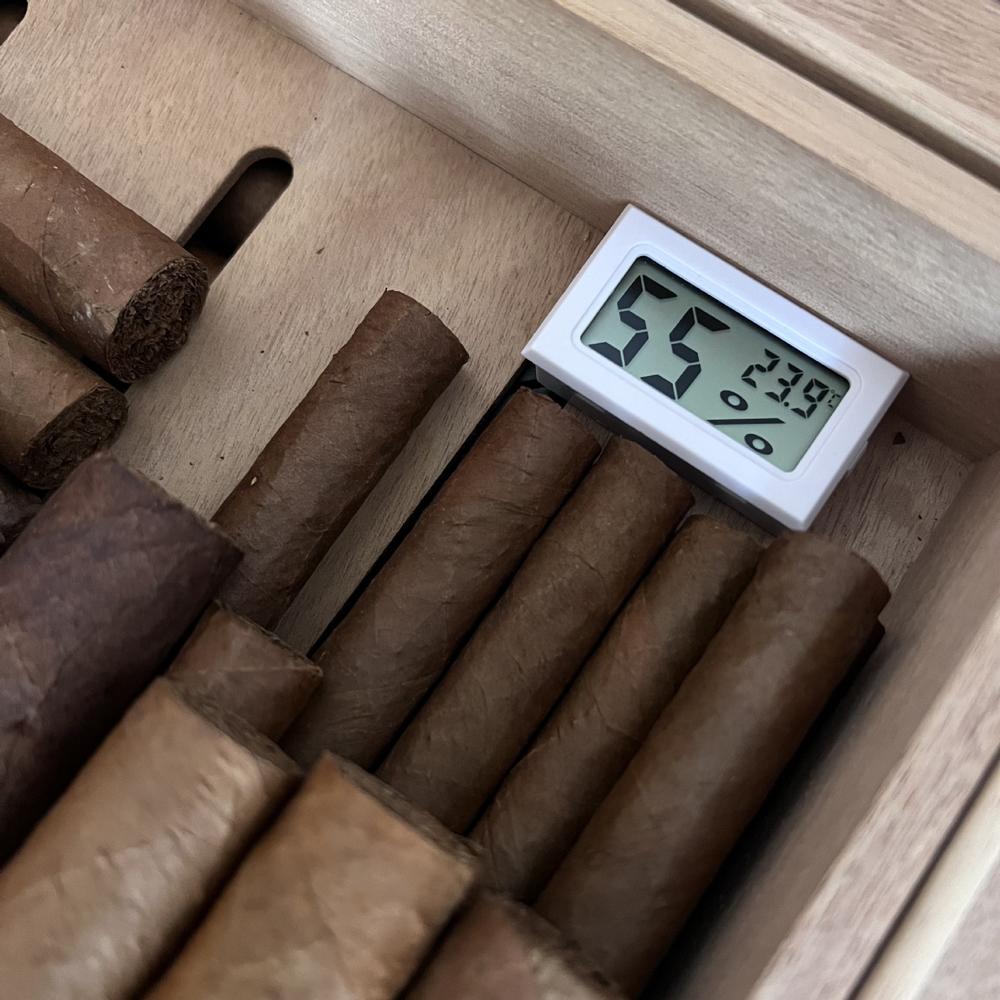 Humidity Monitor Hygrometer Thermometer Indoor Temperature Monitor Room Humidity Monitor Humidifier Gauge. 