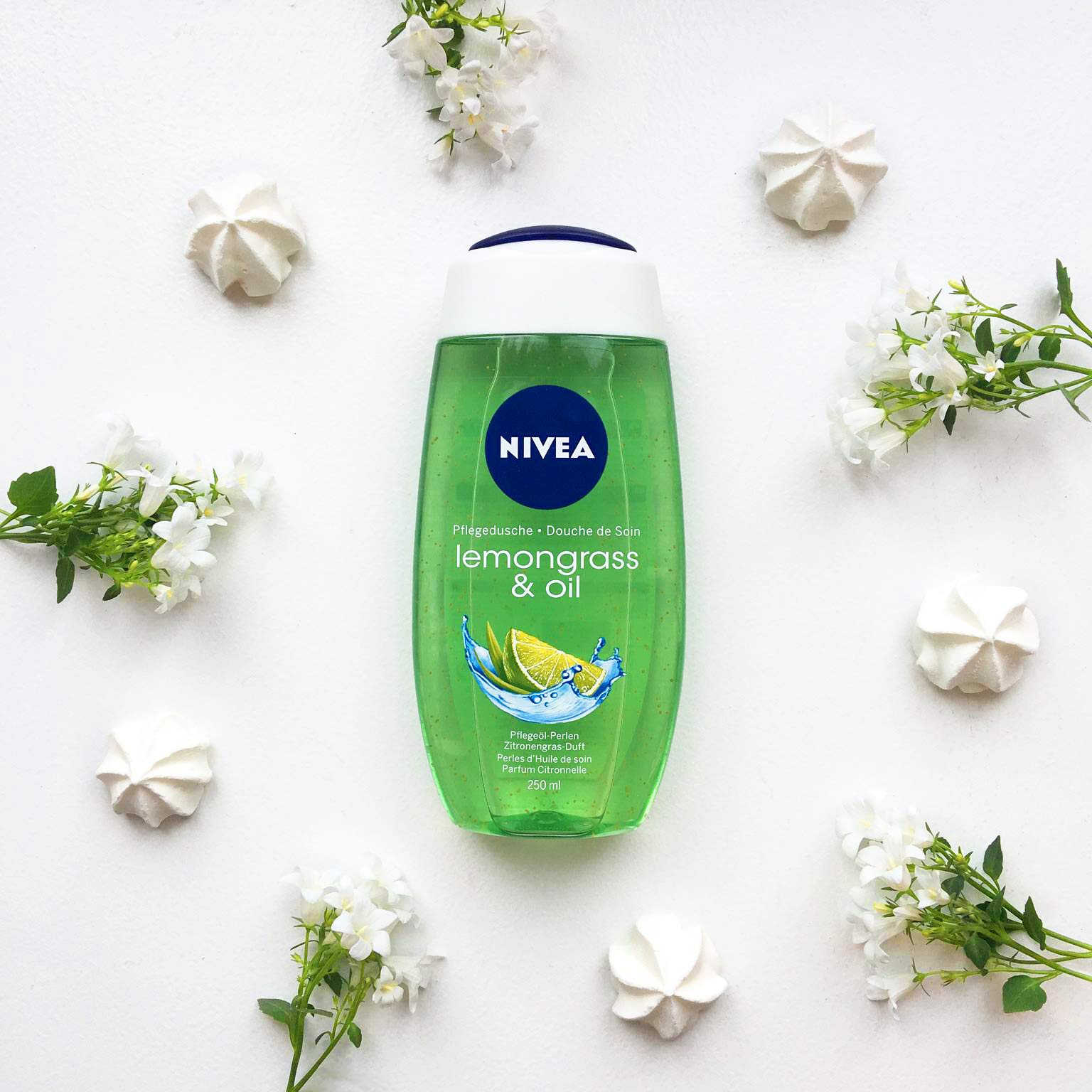 NIVEA Lemongrass & Oil Nourishing Shower Gel (250 ml), Refreshing Shower  Gel with Valuable Oil Beads, Pampering Shower with Revitalising Lemongrass  Fragrance: Buy Online at Best Price in UAE - Amazon.ae