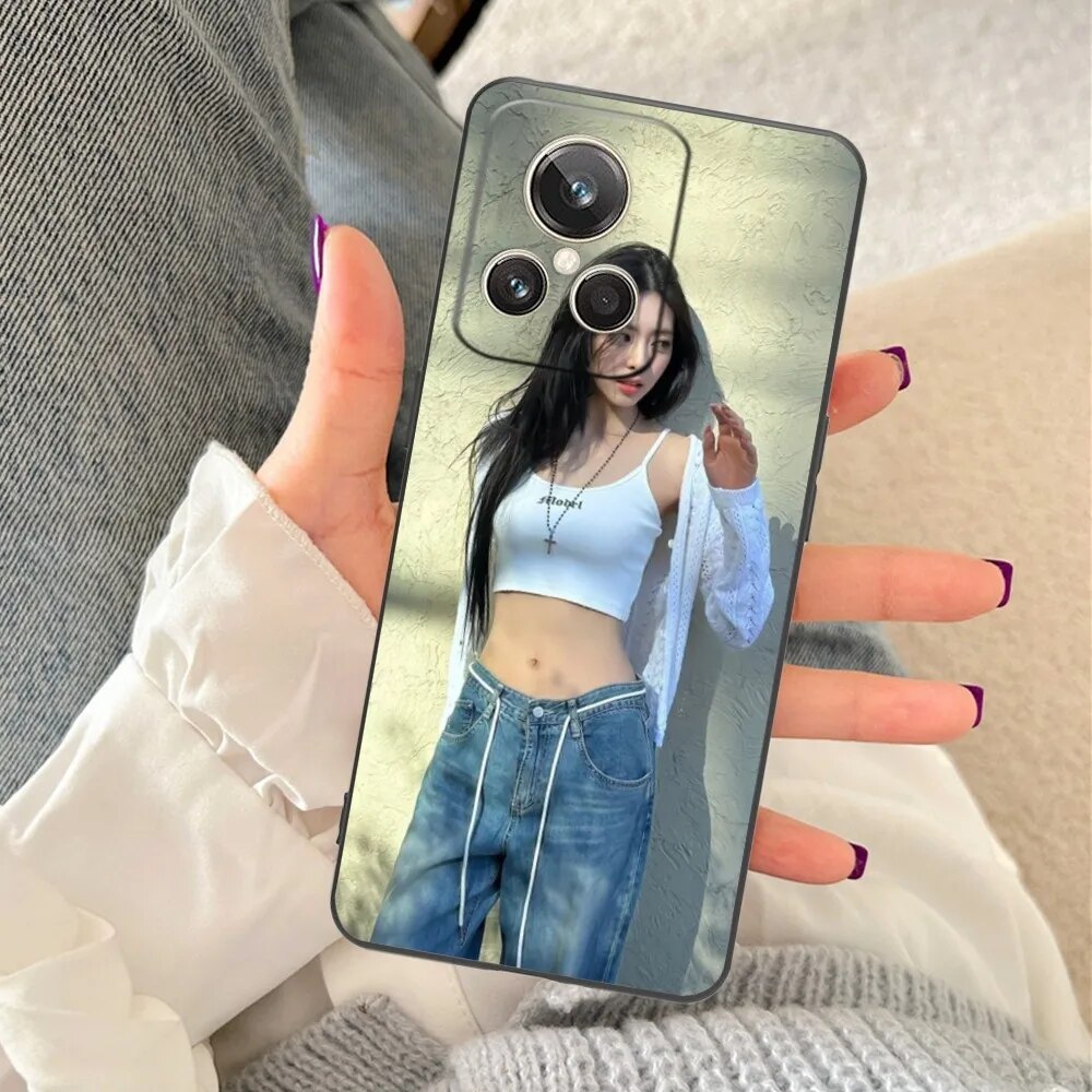 KPOP ITZY Yuna Mobile Cell Phone Case for Realme GT 2 9i 8i 7i Pro X50 X2 C35 C21 C20 C11 C3 Black Soft Phone Cover Funda. 