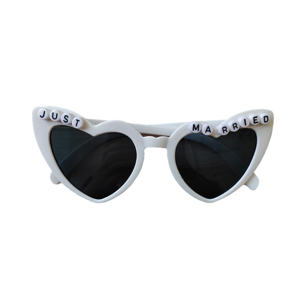 Novelty Wedding Sunglasses Team Bride Fashionable Personalized Bridal Glasses Decorative Themed Groom Sunglasses for Bridal Shower Wedding Party Bachelorette Event Photo Props Bridal Accessory. 
