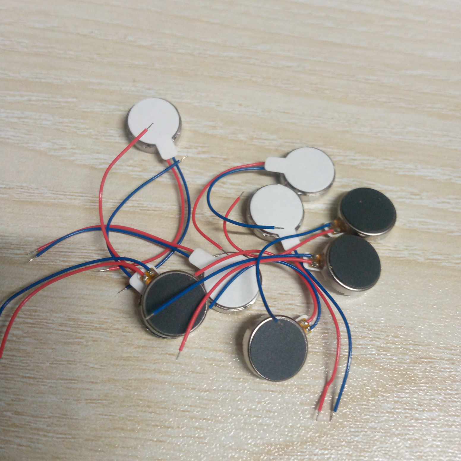 Vibration Motor Coin Type DC 3V 90mA 1034 12000 RPM Flat Coin Button Type Micro Linear Resonant Actuator With Strong Acceleration DC Vibrating Motor With Cables. 