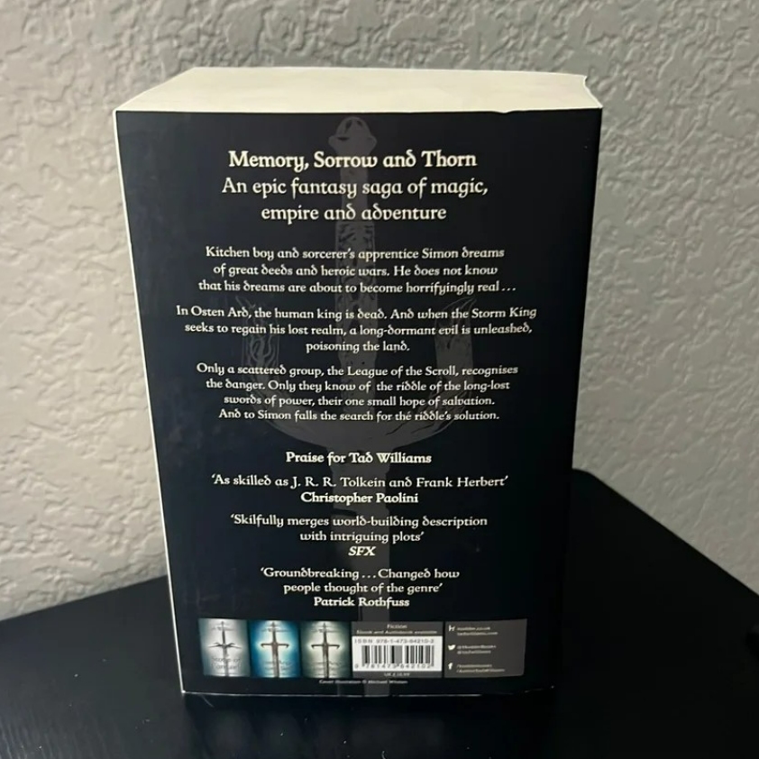 The Dragonbone Chair  (  Memory, Sorrow, and Thorn #1  )   (  Book by Tad Williams  )   (  Premium Paper and Matte Cover  ). 