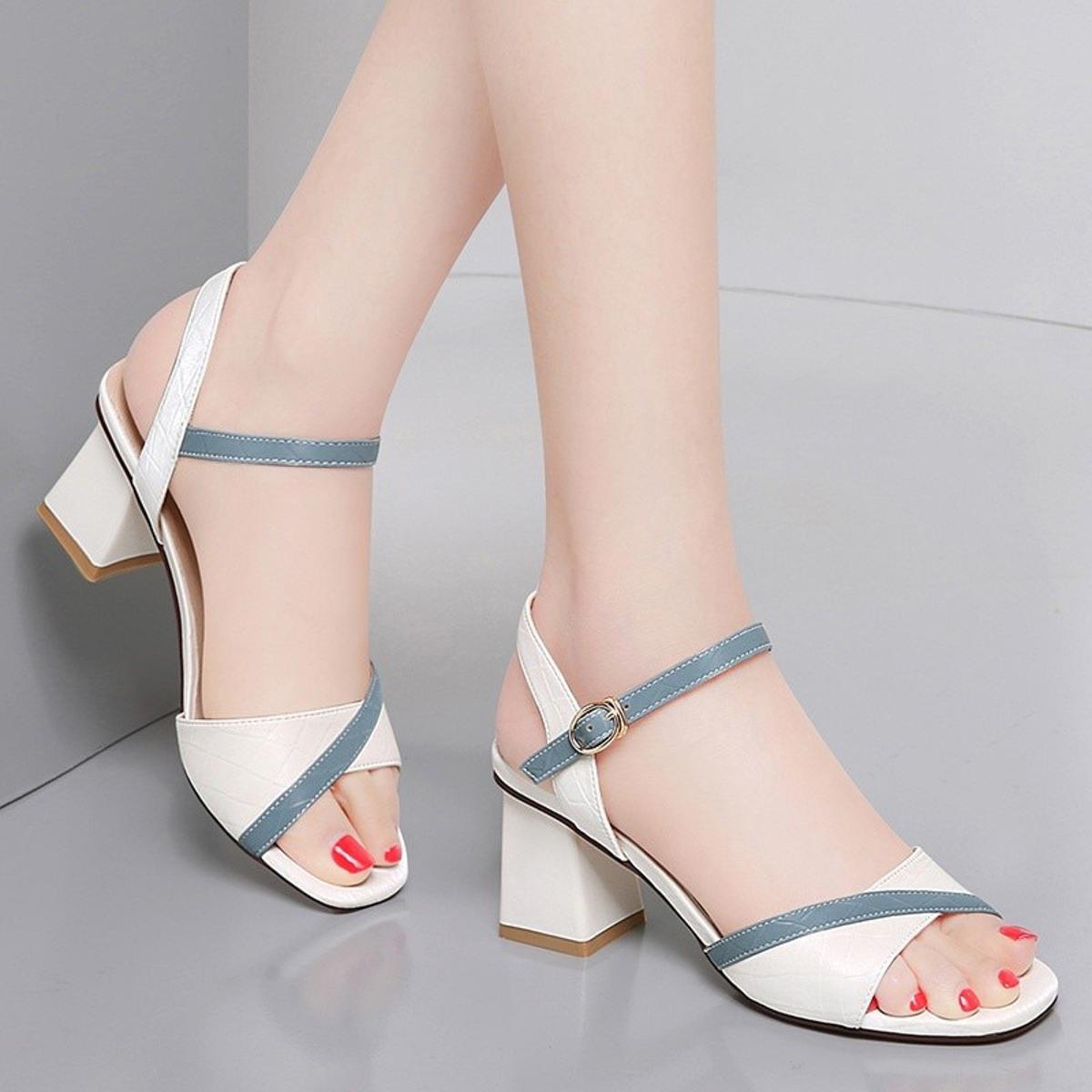 High heel sandals without ankle clearance strap