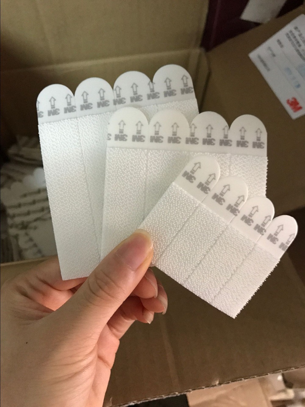3M Command strips 3M Command no nails/holes no damage Picture hanging Strips Small, medium, Large. 
