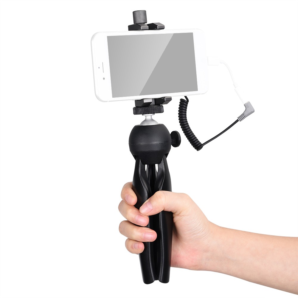 COMICA CVM-WS50(C) 6-Channel UHF Wireless Smartphone Lavalier Microphone System - black. 