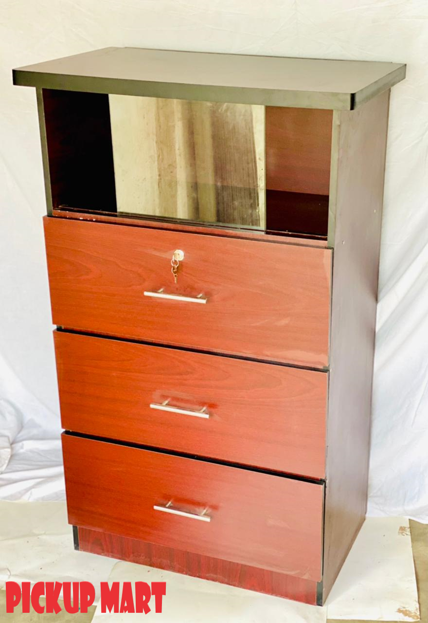 Single Wardrobe with Shelf. 