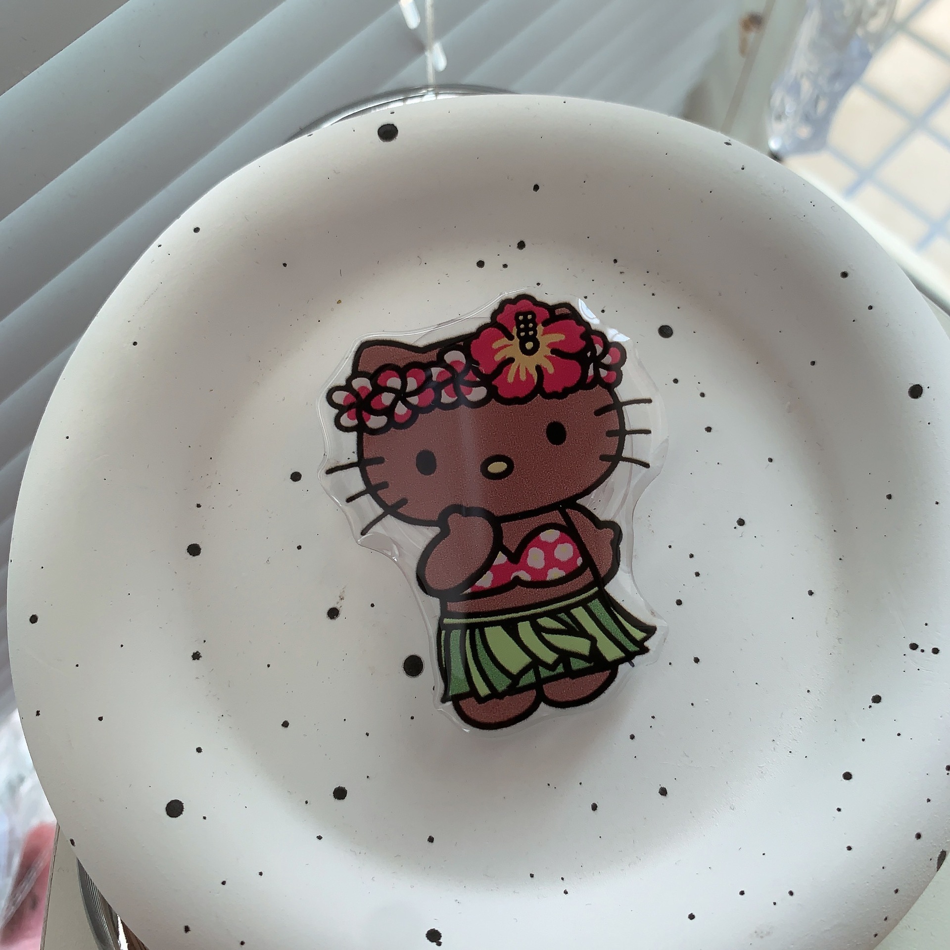 Cute Hello Kitty Stand is suitable for any mobile phone airbag holder 3m pasted desktop lazy artifact cartoon