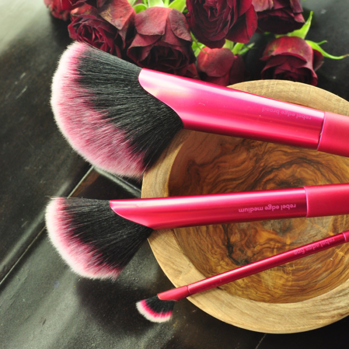 REAL TECHNIQUES REBEL EDGE TRIO BRUSH SET. 