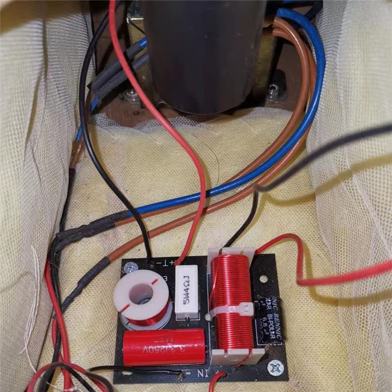 Speaker Crossover Plastic Speaker Crossover Speaker Frequency Divider Board Treble Bass Audio Crossover Filters Frequency Distributor. 