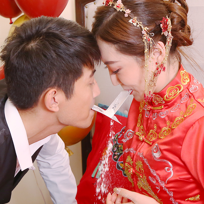 Blocking the Door Game Props, Funny Trick, Groom 2024 Wedding and Mocking Best Man Package Treasure. 
