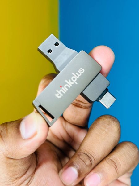 Lenovo thinkplus MU251 USB 3.1 & type-c Dual-port 128GB flash drive. 