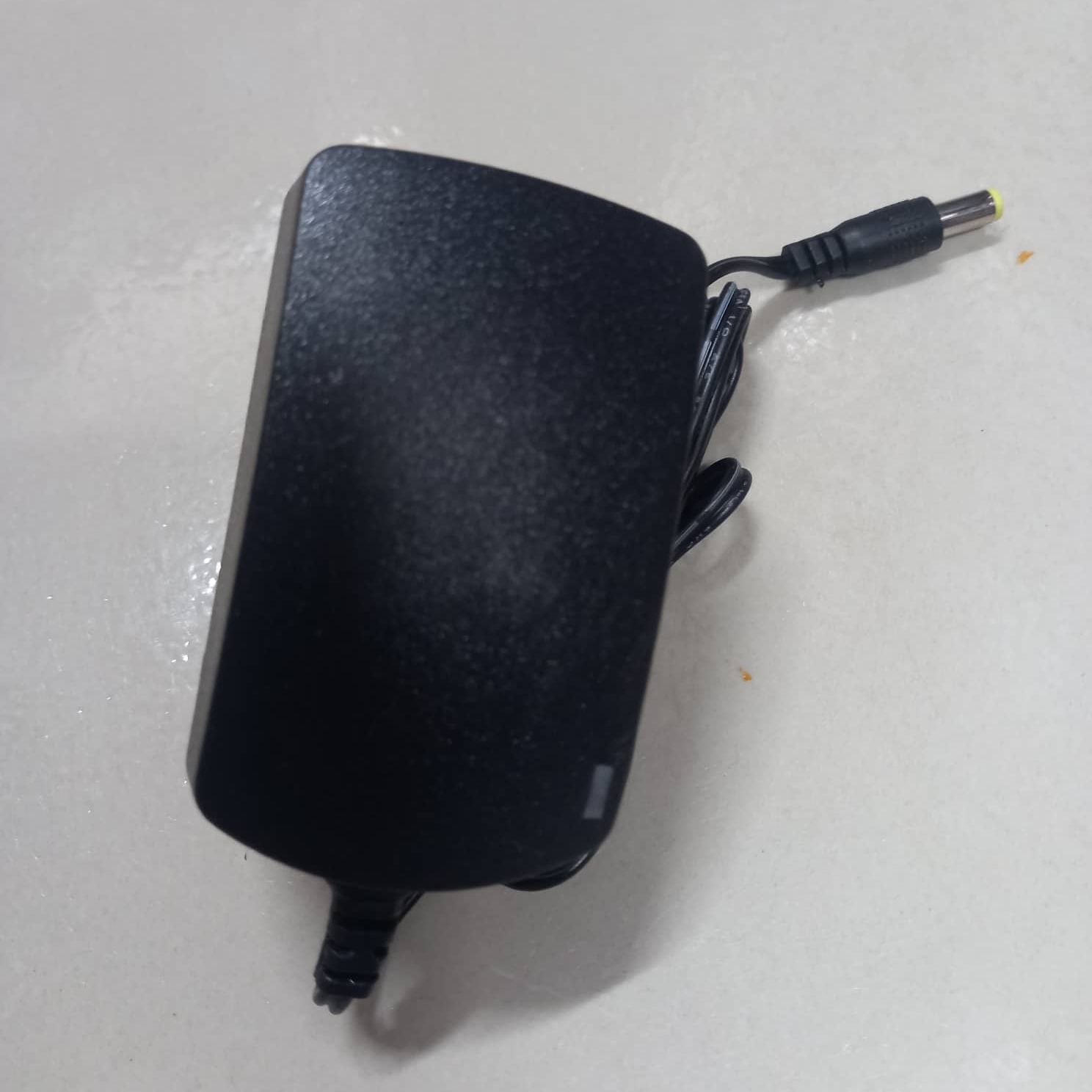 6V 2A WHITE/BLACK AC 220V To DC 6V 2A Power Supply Adapters Chargers 6V 2Amp Chargers Adaptors For Camera LED Strip Lights. 
