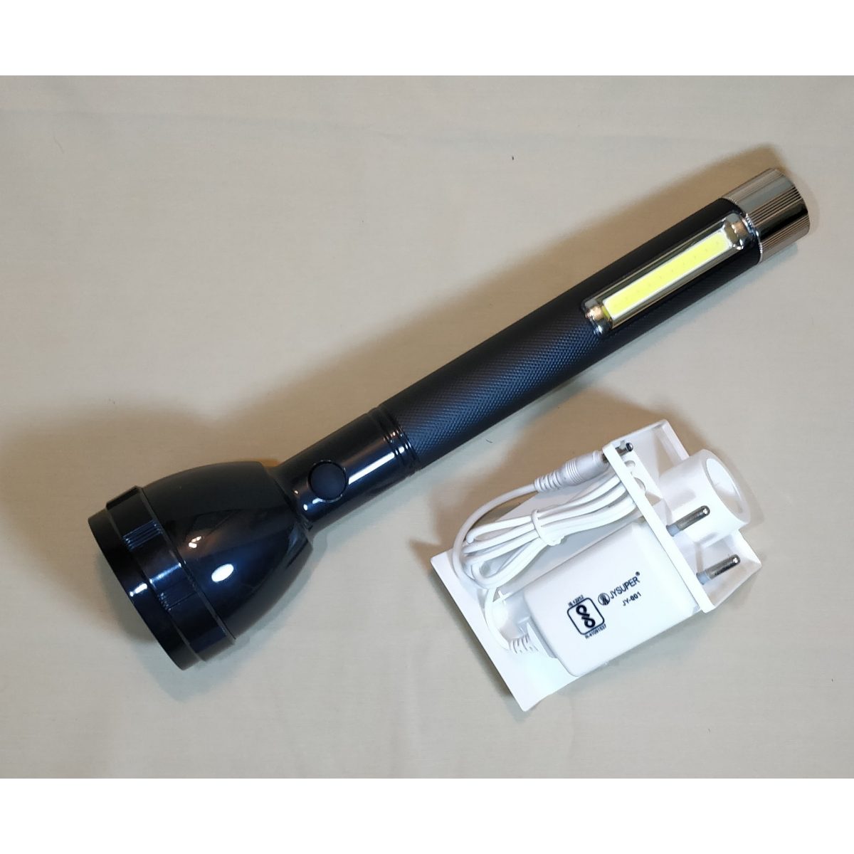 Big Size High Quality Rechargeable LED Torch Light