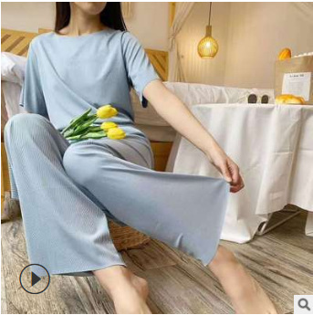 Soft summer-colored palazzo pants+tops, city style, with short sleeve, elastic waist