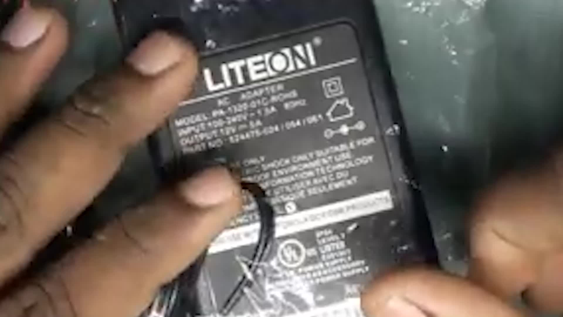 AC to DC Adapter 12 Volt - Multi Plug - Multi Plug. 
