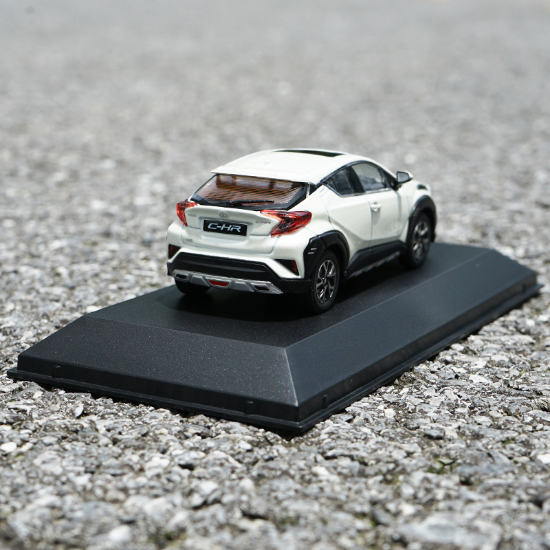 Diecast 1:43 Scale Die-cast Alloy TOYOTA'S C-HR CHR Vehicle Model Car Toys Adult Child Boys Gifts Collection Display Souvenir. 