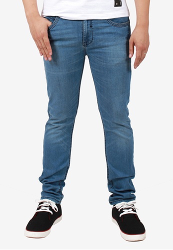 blue maong pants