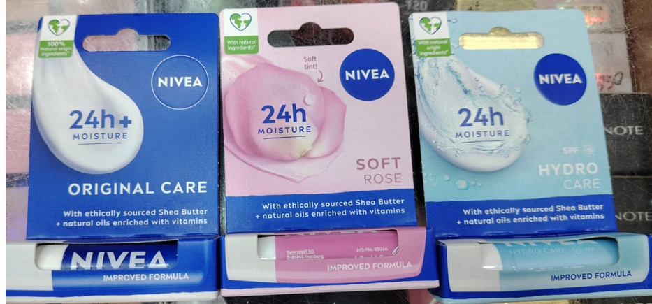NIVEA Shine Lip Balm (4.8g), with Shea Butter Natural Oils and Vitamins 1pcs