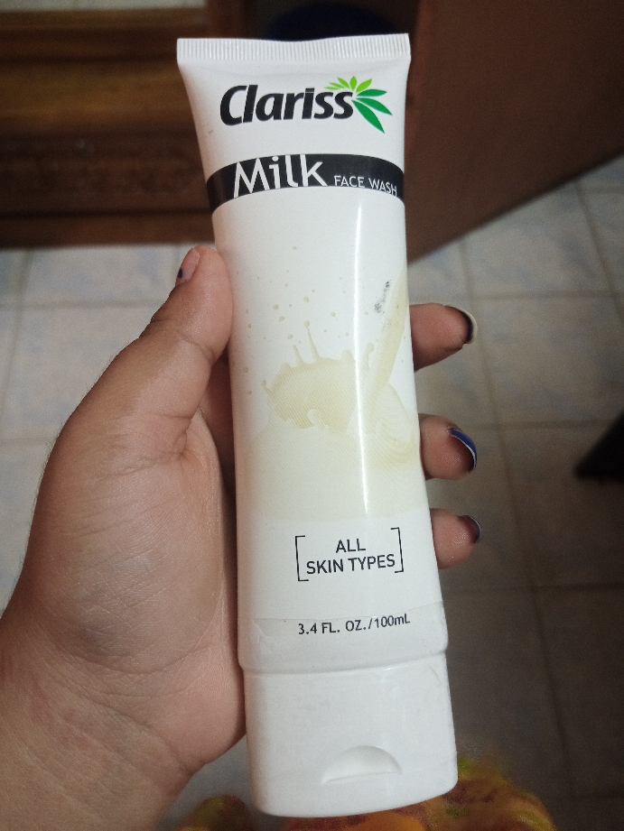 International Thailand product Skin care Clariss Milk face wash used for male/female - 100 ml. 