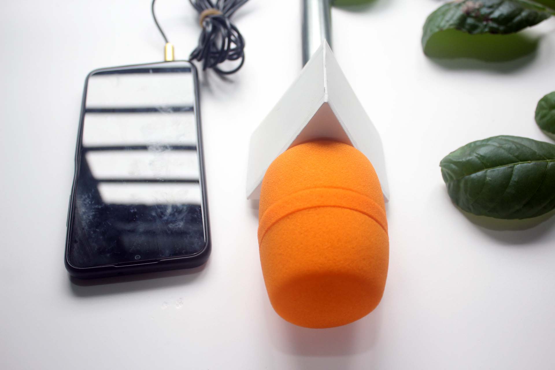 Journalist Microphone for Mobile with Chaina Foam. 