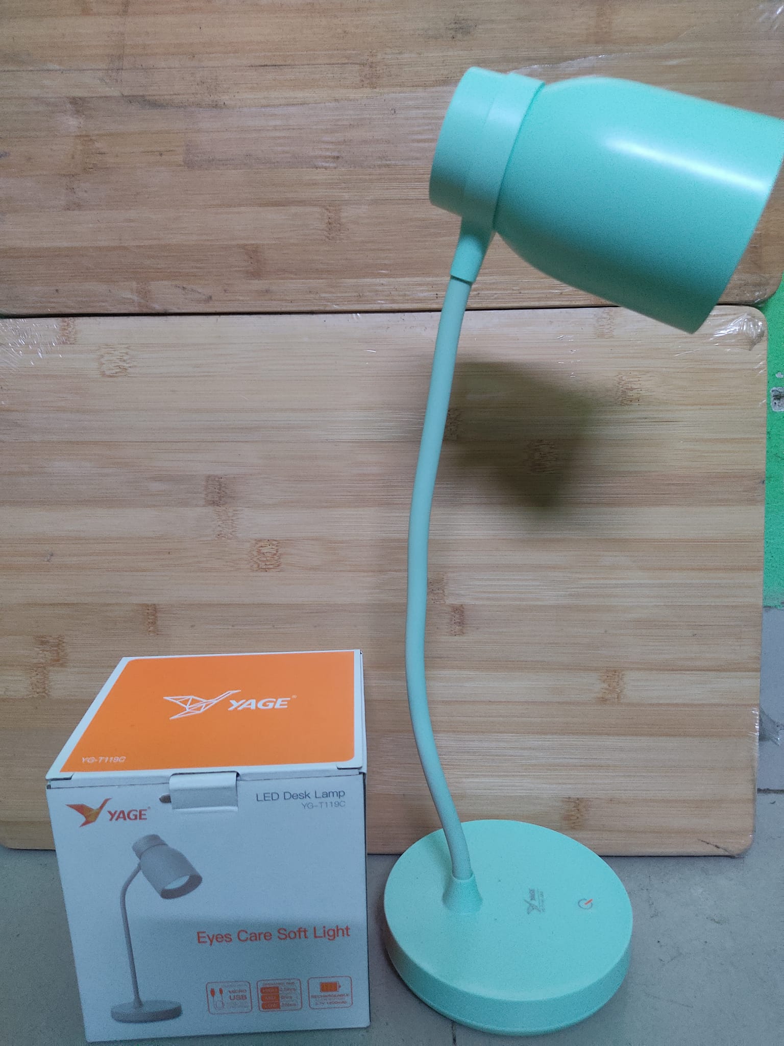 YAGE Desk Lamp Eye Protection Soft Light LED Table Lamp Rechargeable Learning Reading Led Bedroom Lamp YG-T119. 