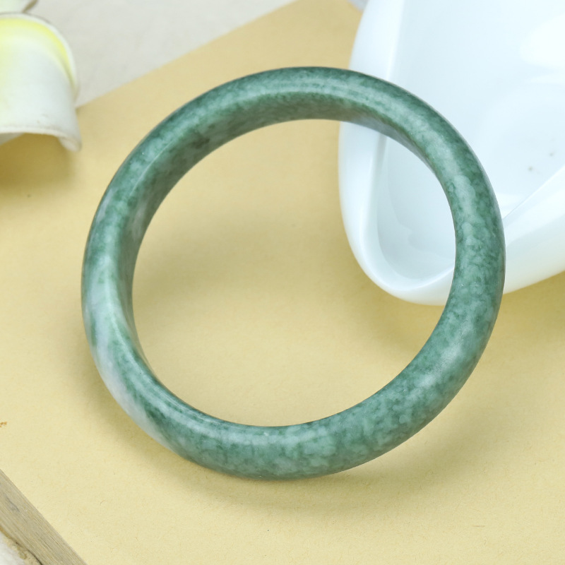 Jade bracelets will be sold in Guizhou cuidi stall jade dark jade floating flower women's bracelets