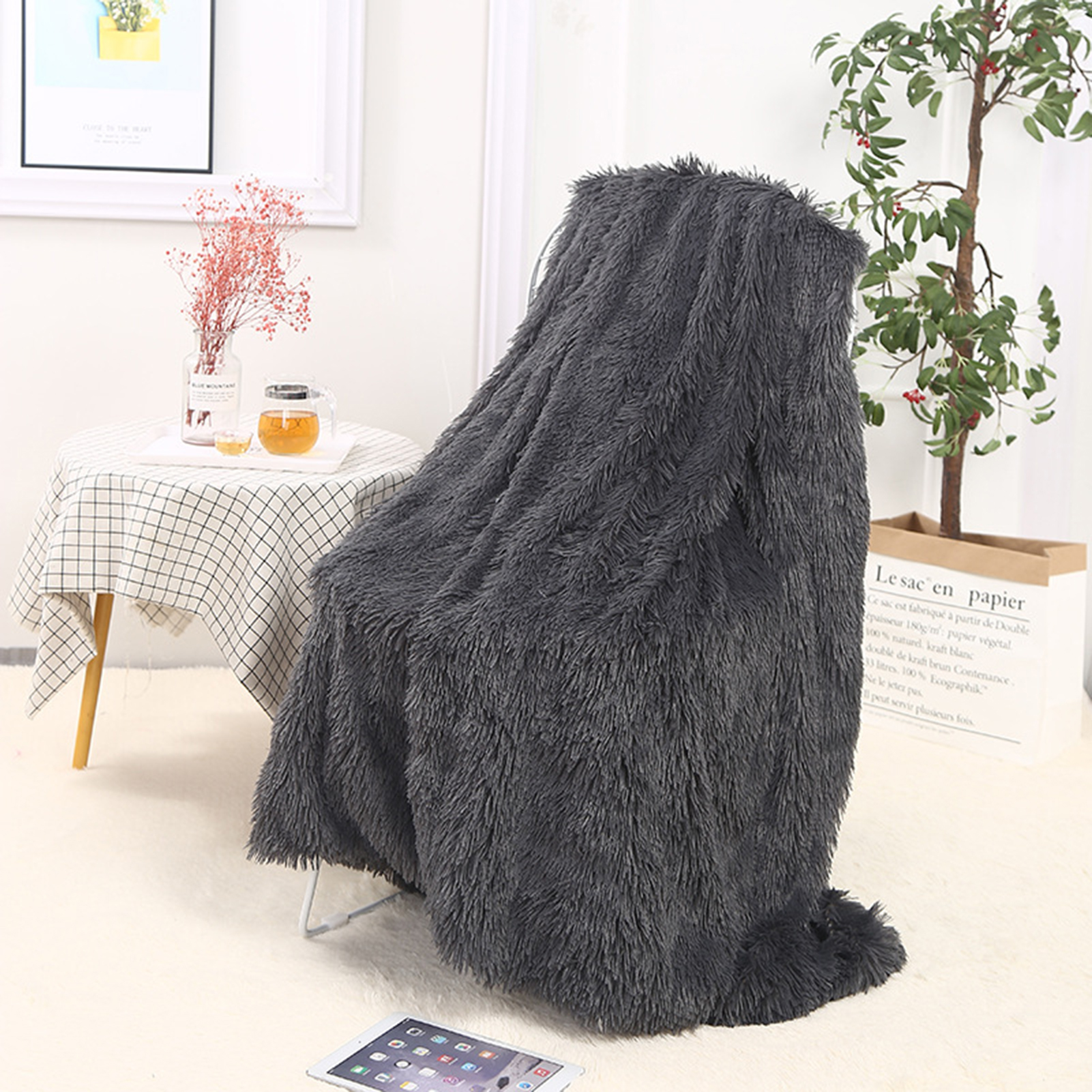 Faux Fur Blanket Decorative Washable Fluffy Faux Fur Throw Blanket. 
