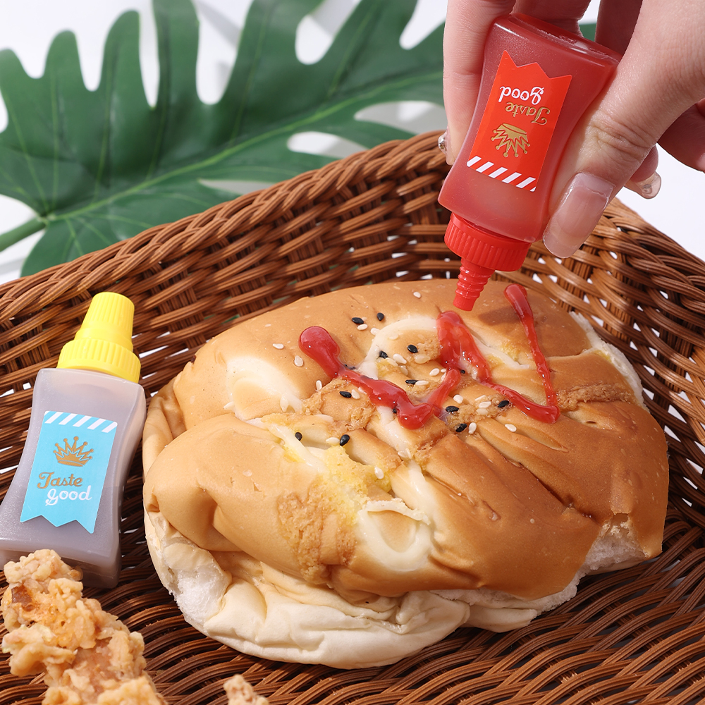 (New)2Pc/and Portable Mini cute queeze oy auce Ketchup Bottup Box Container Cartoon Platic Lunch Box alad Boots Acceorie. 