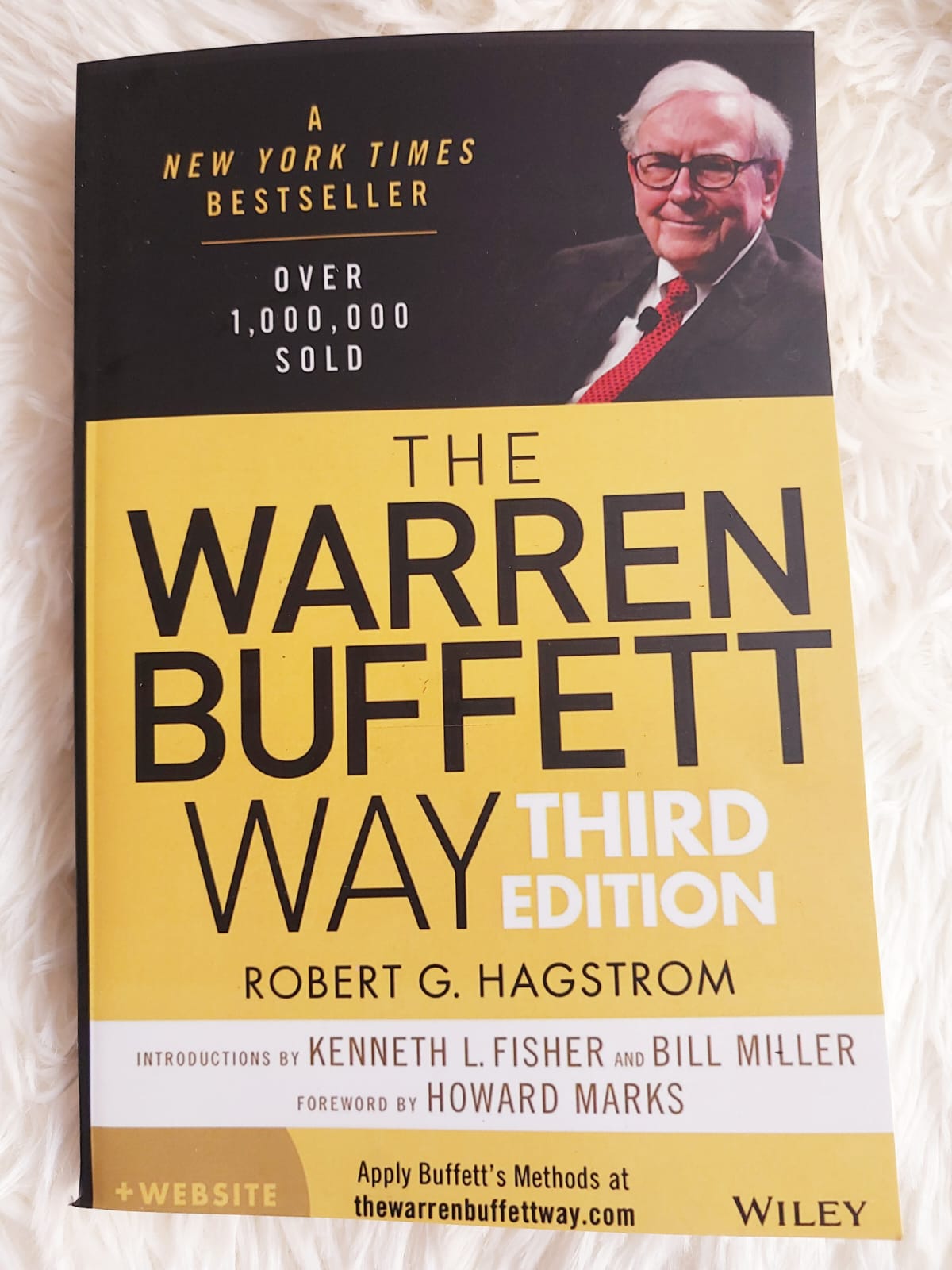 The Warren Buffett Way by Robert G. Hagstrom - Premium - Paperback. 